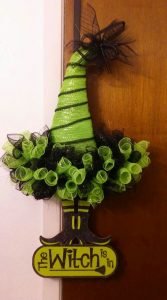 How to Make a Witches Hat Wreath - Craft and Beauty